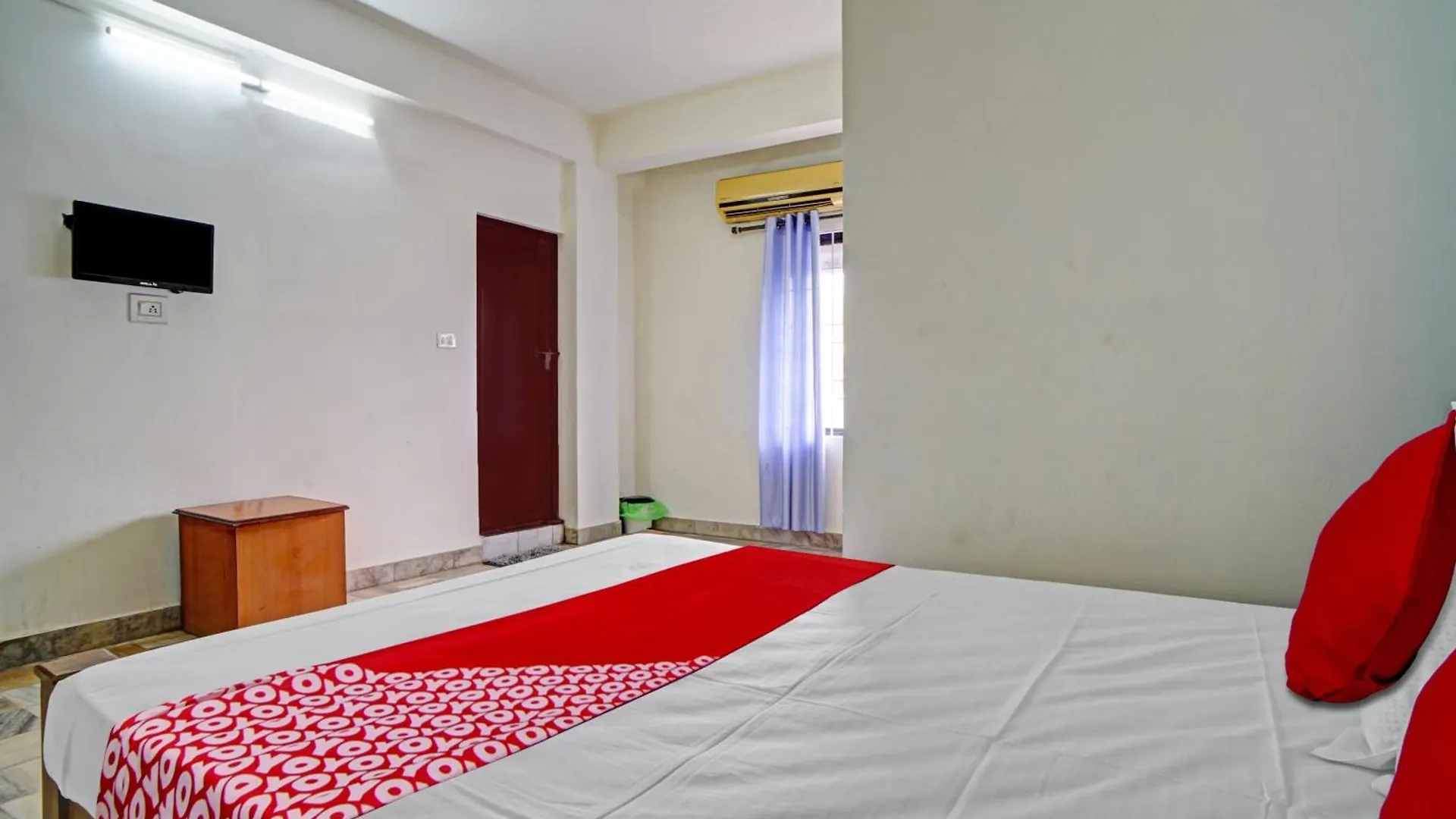 Hotel O Highway Inn Kochi 3*,  India